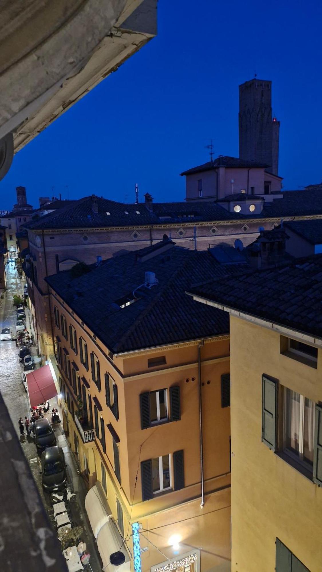 Monolocale Sui Tetti Di Bologna - Via Indipendenza Apartment Exterior foto