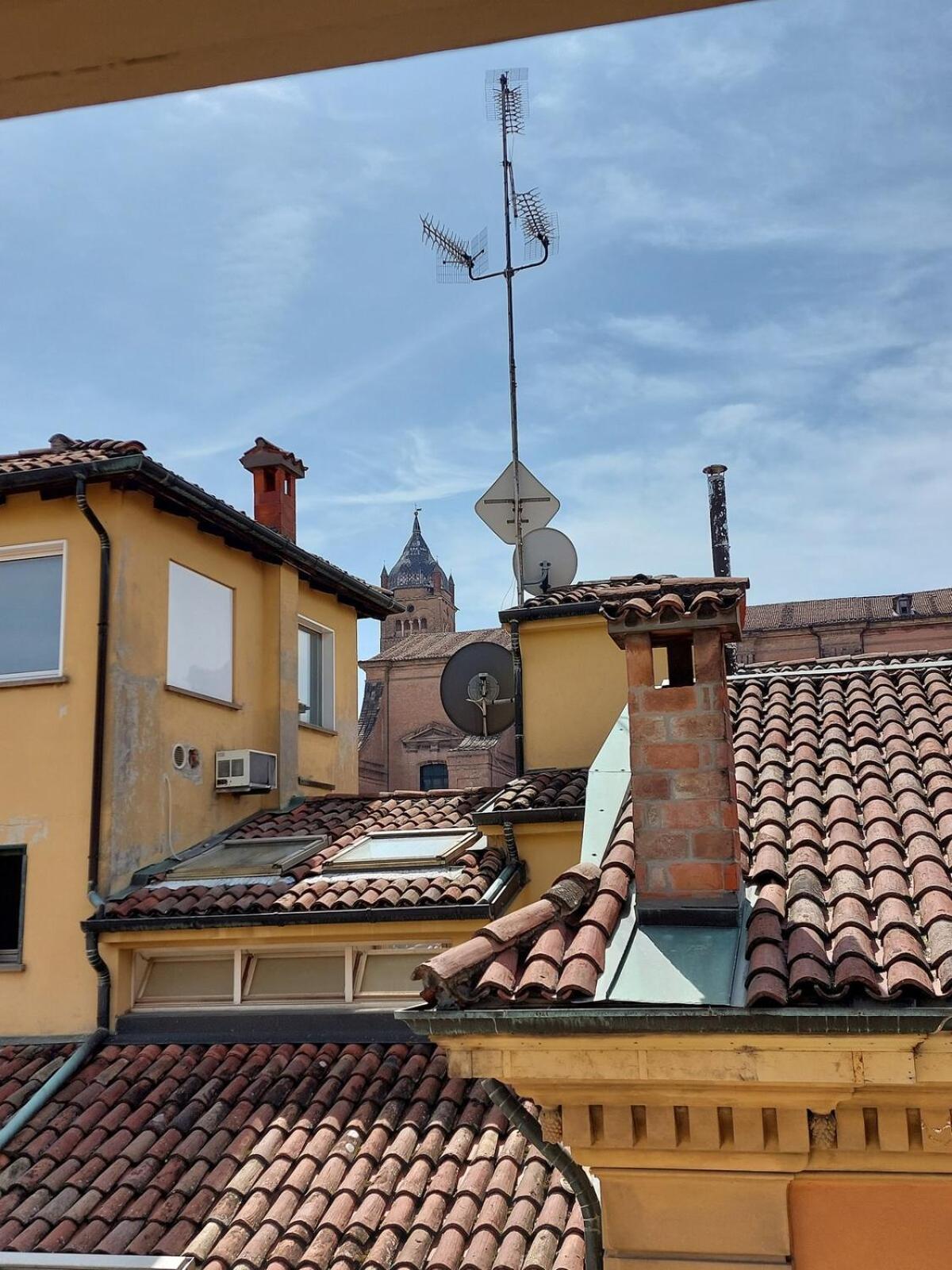 Monolocale Sui Tetti Di Bologna - Via Indipendenza Apartment Exterior foto
